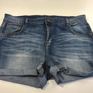 Rue21 Indigo Denim shorts Sz 18